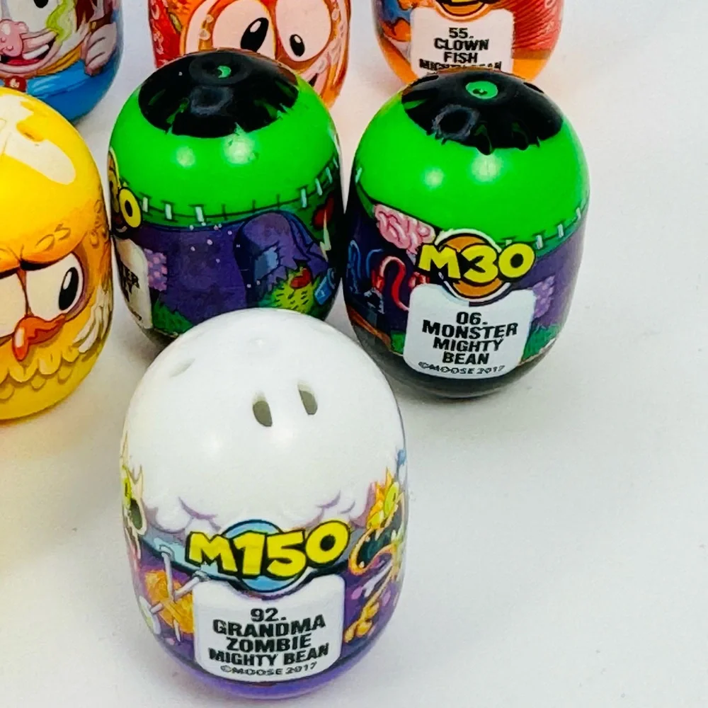 Mighty Beanz Lot Of 19 With Slam Pack Case Monster Skeleton Zombie Grandma Etc..